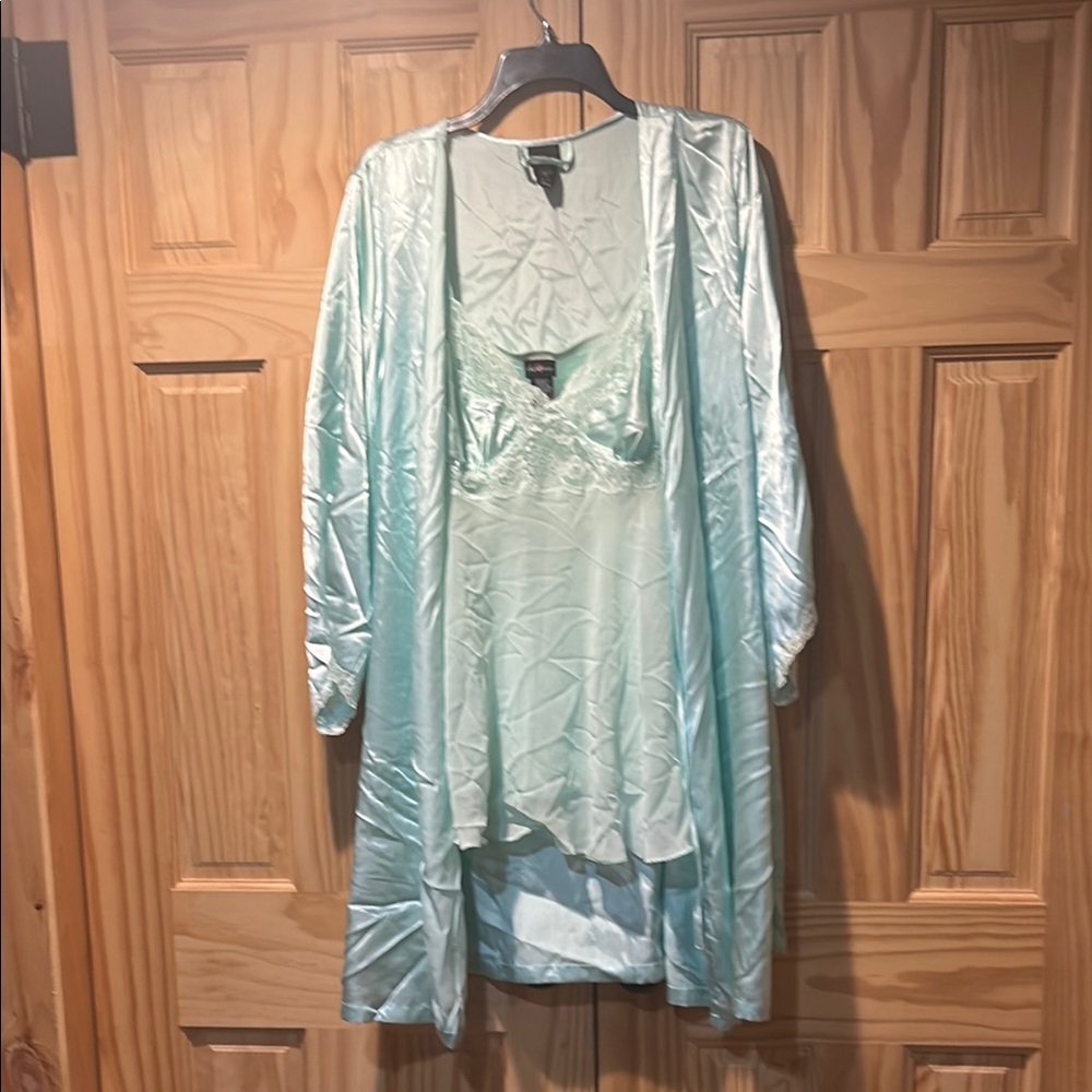 Secret Treasures Satin Robe Set in Light Blue